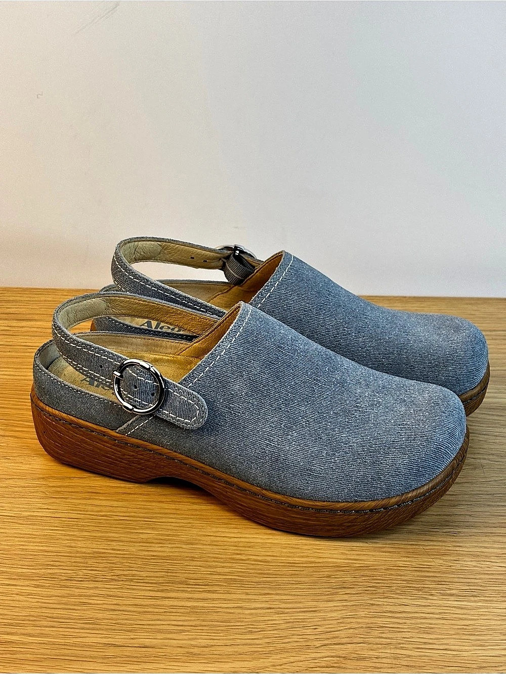 Alegria Olie slingback clogs Blue Jean Jeannie
